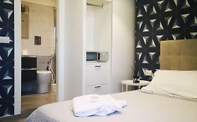 2B Fifteen Floor Suite Napoli